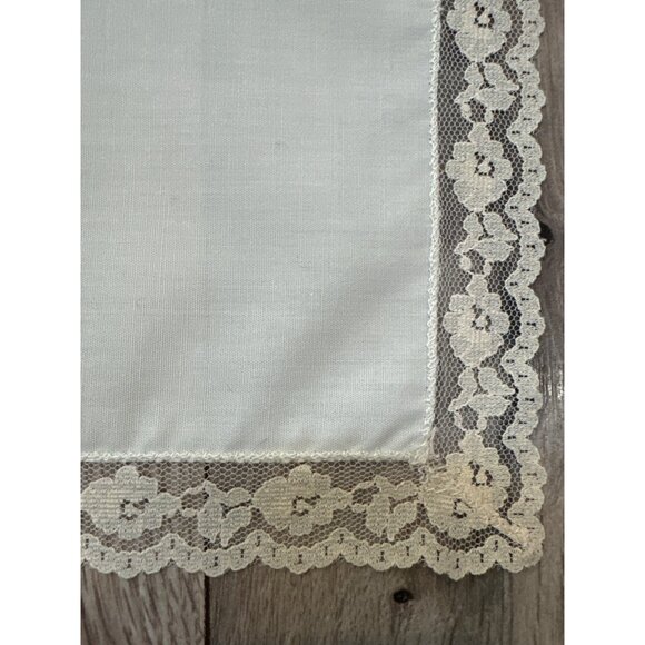 Set Of 6 Vintage Cream Lace Trimmed Linen Napkins 16 x16” Elegant Dining Decor - Picture 5 of 5
